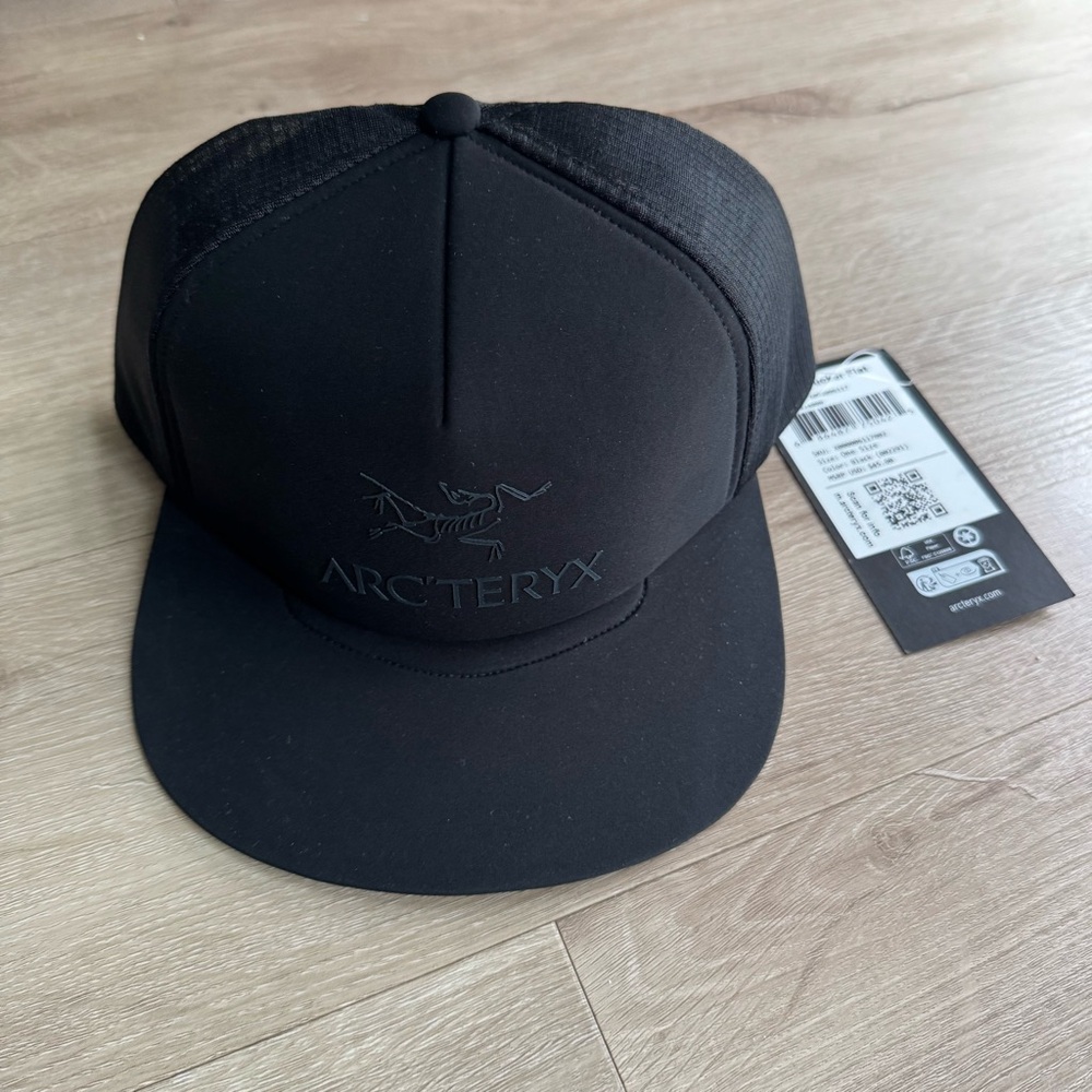 NEW Arc'teryx Logo Trucker Flat Snapback Mesh Hat - Black